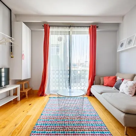 Cosy Triplex Flat *