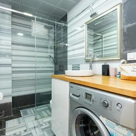 Cosy Triplex Flat Apartment